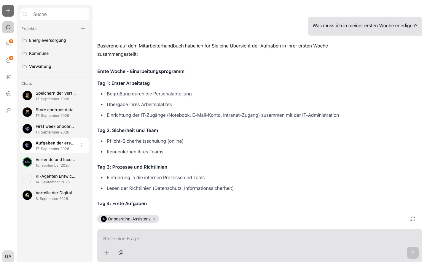 Der Chat mit der ausgewählten Onboarding-Assistenz – die Frage „Was muss ich in meiner ersten Woche erledigen?“ und die Antwort aus dem hinterlegten Wissen